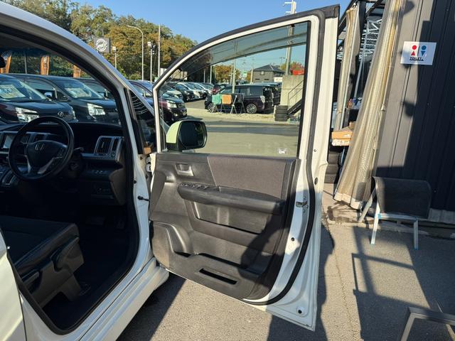 ステップワゴンスパーダ Z クールスピリット ETC スマートキー 両側電動スライドドア サンシェード バックモニター Bluetooth オートライト 横滑り防止 タイヤサイズ205/55R17(44枚目)