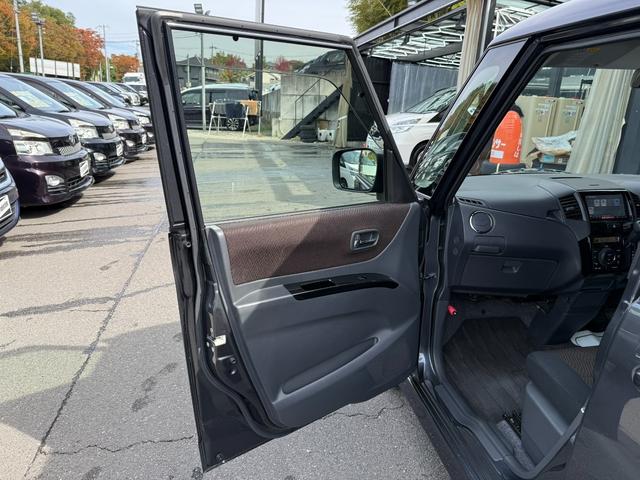 ルークス ハイウェイスター　スマートキー　オートライト　片側電動スライドドア　純正ステアリング　オートエアコン　プッシュスタート　タイヤサイズ１６５／５５Ｒ１４（37枚目）