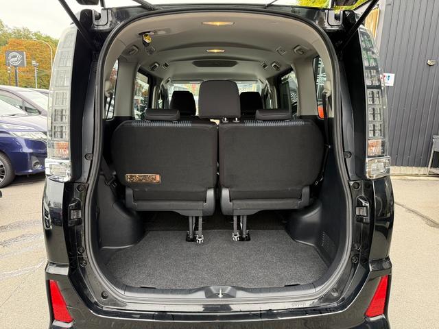 ヴォクシー ZS スマートキー ETC Bluetooth バックモニター 電動スライドドアボタン 横滑り防止 ECOモード サンシェード オートエアコン オートライト 純正ステアリング(13枚目)