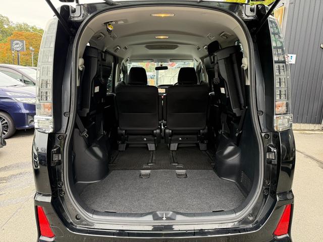 ヴォクシー ZS スマートキー ETC Bluetooth バックモニター 電動スライドドアボタン 横滑り防止 ECOモード サンシェード オートエアコン オートライト 純正ステアリング(14枚目)