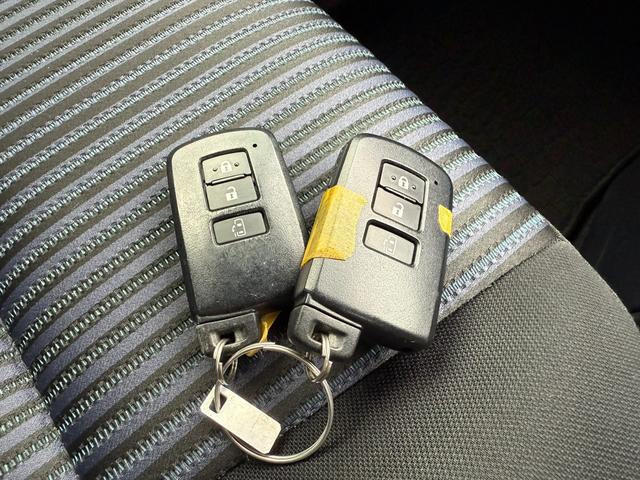 ヴォクシー ZS スマートキー ETC Bluetooth バックモニター 電動スライドドアボタン 横滑り防止 ECOモード サンシェード オートエアコン オートライト 純正ステアリング(30枚目)