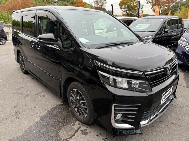 ヴォクシー ZS スマートキー ETC Bluetooth バックモニター 電動スライドドアボタン 横滑り防止 ECOモード サンシェード オートエアコン オートライト 純正ステアリング(38枚目)