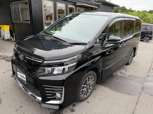 ヴォクシー ZS スマートキー ETC Bluetooth バックモニター 電動スライドドアボタン 横滑り防止 ECOモード サンシェード オートエアコン オートライト 純正ステアリング(40枚目)