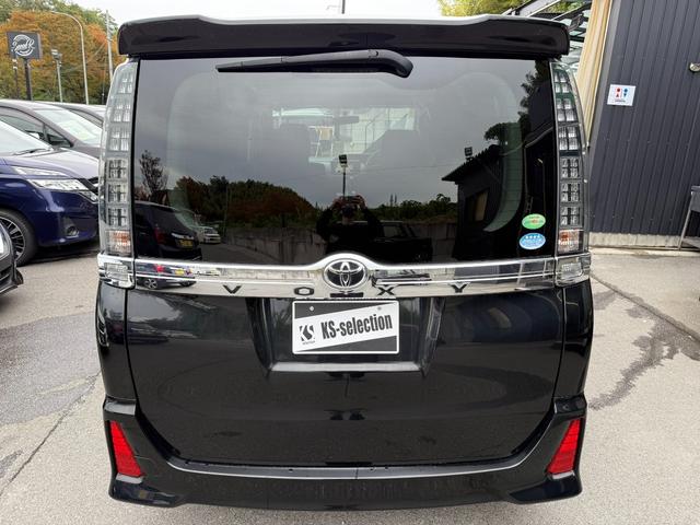 ヴォクシー ZS スマートキー ETC Bluetooth バックモニター 電動スライドドアボタン 横滑り防止 ECOモード サンシェード オートエアコン オートライト 純正ステアリング(42枚目)