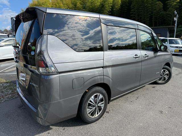 セレナ ｅ－パワー　ＸＶ　スマートキー　Ｂｌｕｅｔｏｏｔｈ　バックモニター　アラウンドビューモニター　両側電動スライドドア　ＥＴＣ　デジタルインナーミラー　サンシェード　ドライブレコーダー　オートライト（3枚目）