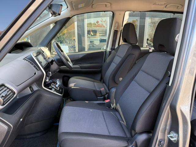 セレナ ｅ－パワー　ＸＶ　スマートキー　Ｂｌｕｅｔｏｏｔｈ　バックモニター　アラウンドビューモニター　両側電動スライドドア　ＥＴＣ　デジタルインナーミラー　サンシェード　ドライブレコーダー　オートライト（10枚目）