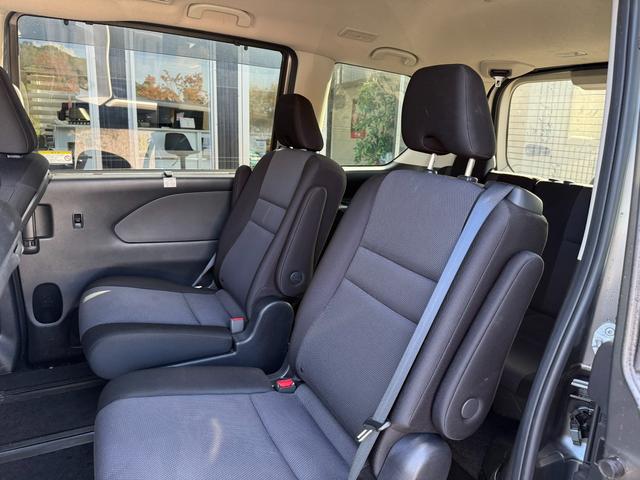 セレナ ｅ－パワー　ＸＶ　スマートキー　Ｂｌｕｅｔｏｏｔｈ　バックモニター　アラウンドビューモニター　両側電動スライドドア　ＥＴＣ　デジタルインナーミラー　サンシェード　ドライブレコーダー　オートライト（11枚目）