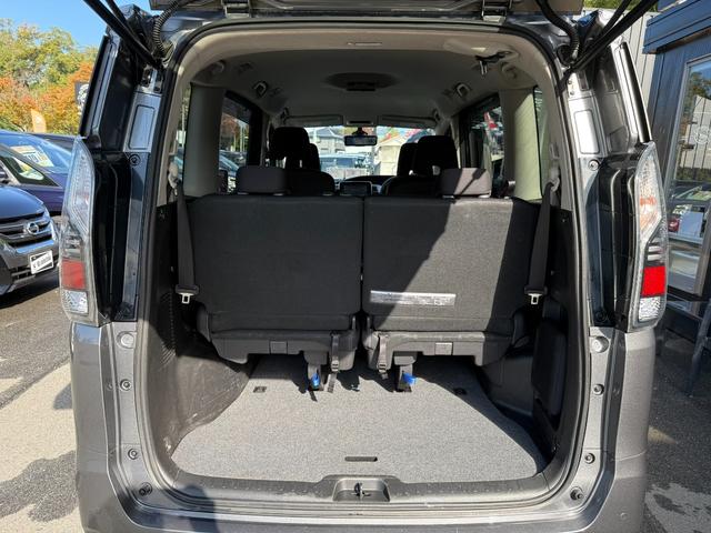 セレナ ｅ－パワー　ＸＶ　スマートキー　Ｂｌｕｅｔｏｏｔｈ　バックモニター　アラウンドビューモニター　両側電動スライドドア　ＥＴＣ　デジタルインナーミラー　サンシェード　ドライブレコーダー　オートライト（13枚目）