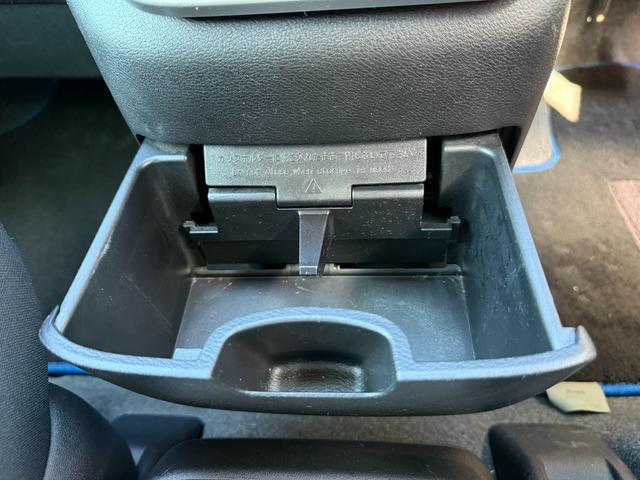 セレナ ｅ－パワー　ＸＶ　スマートキー　Ｂｌｕｅｔｏｏｔｈ　バックモニター　アラウンドビューモニター　両側電動スライドドア　ＥＴＣ　デジタルインナーミラー　サンシェード　ドライブレコーダー　オートライト（28枚目）