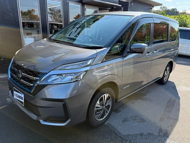 セレナ ｅ－パワー　ＸＶ　スマートキー　Ｂｌｕｅｔｏｏｔｈ　バックモニター　アラウンドビューモニター　両側電動スライドドア　ＥＴＣ　デジタルインナーミラー　サンシェード　ドライブレコーダー　オートライト（43枚目）