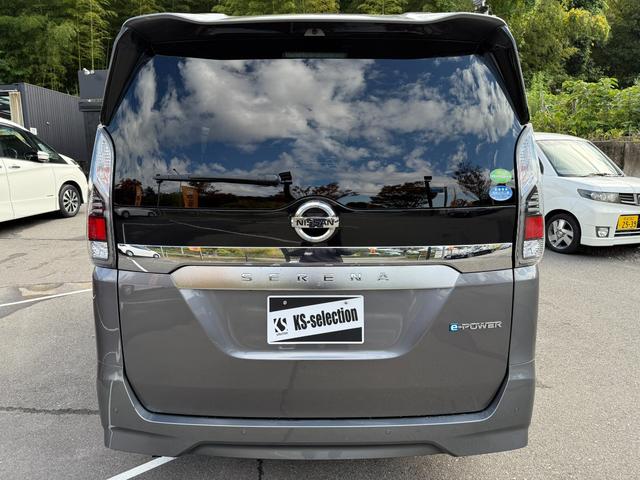 セレナ ｅ－パワー　ＸＶ　Ｒ２年セレナｅ－ＰＯＷＥＲ　ＸＶ　スマートキー　ＥＴＣ　Ｂｌｕｅｔｏｏｔｈ　アラウンドビューモニター　バックモニター　両側電動スライドドア　サンシェード　オートライト　オートエアコン　純正ステアリング（5枚目）