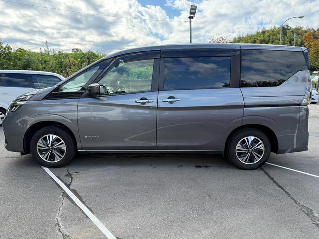 セレナ ｅ－パワー　ＸＶ　Ｒ２年セレナｅ－ＰＯＷＥＲ　ＸＶ　スマートキー　ＥＴＣ　Ｂｌｕｅｔｏｏｔｈ　アラウンドビューモニター　バックモニター　両側電動スライドドア　サンシェード　オートライト　オートエアコン　純正ステアリング（6枚目）