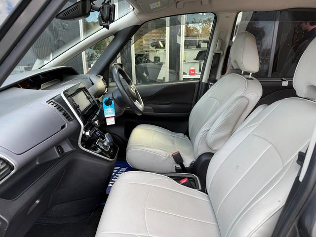 セレナ ｅ－パワー　ＸＶ　Ｒ２年セレナｅ－ＰＯＷＥＲ　ＸＶ　スマートキー　ＥＴＣ　Ｂｌｕｅｔｏｏｔｈ　アラウンドビューモニター　バックモニター　両側電動スライドドア　サンシェード　オートライト　オートエアコン　純正ステアリング（10枚目）