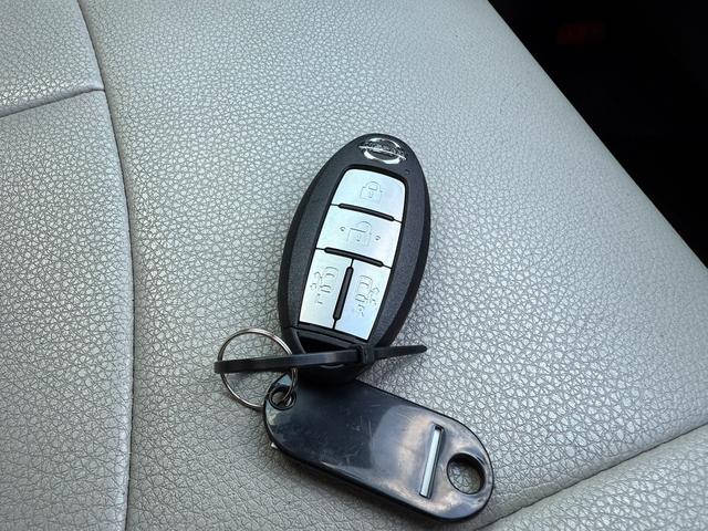 セレナ ｅ－パワー　ＸＶ　Ｒ２年セレナｅ－ＰＯＷＥＲ　ＸＶ　スマートキー　ＥＴＣ　Ｂｌｕｅｔｏｏｔｈ　アラウンドビューモニター　バックモニター　両側電動スライドドア　サンシェード　オートライト　オートエアコン　純正ステアリング（30枚目）