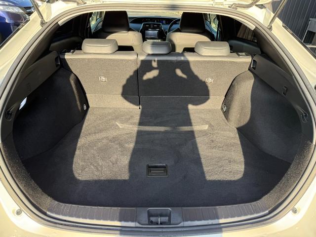 プリウス Ｓツーリングセレクション　Ｈ２８年　ツーリングセレクション　ＥＴＣ　スマートキー　横滑り防止　車両接近通報　ドライブモード　ＥＶモード　Ｂｌｕｅｔｏｏｔｈ　バックモニター　プッシュスタート　オートライト（11枚目）