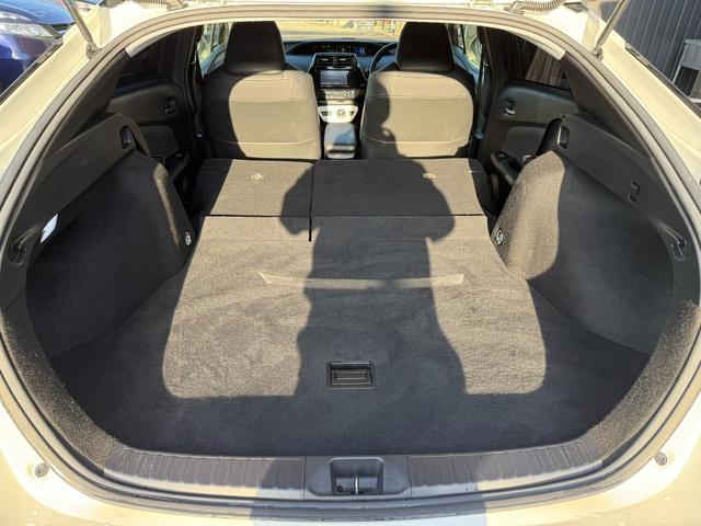 プリウス Ｓツーリングセレクション　Ｈ２８年　ツーリングセレクション　ＥＴＣ　スマートキー　横滑り防止　車両接近通報　ドライブモード　ＥＶモード　Ｂｌｕｅｔｏｏｔｈ　バックモニター　プッシュスタート　オートライト（12枚目）