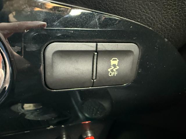 プリウス Ｓツーリングセレクション　Ｈ２８年　ツーリングセレクション　ＥＴＣ　スマートキー　横滑り防止　車両接近通報　ドライブモード　ＥＶモード　Ｂｌｕｅｔｏｏｔｈ　バックモニター　プッシュスタート　オートライト（25枚目）