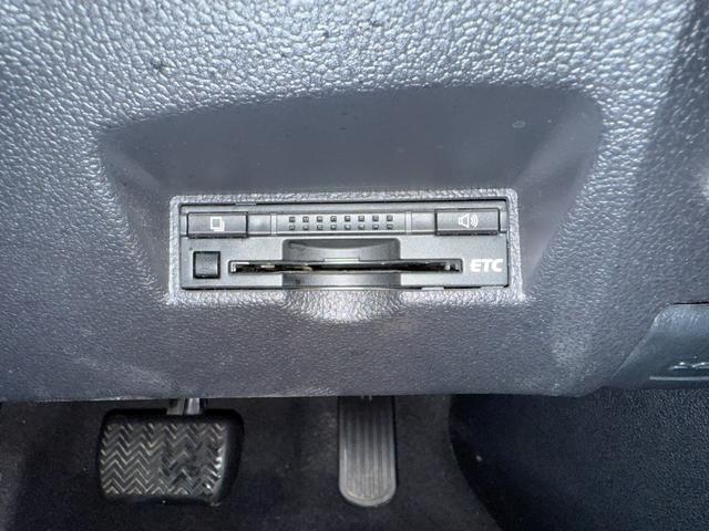 プリウス Ｓツーリングセレクション　Ｈ２８年　ツーリングセレクション　ＥＴＣ　スマートキー　横滑り防止　車両接近通報　ドライブモード　ＥＶモード　Ｂｌｕｅｔｏｏｔｈ　バックモニター　プッシュスタート　オートライト（28枚目）