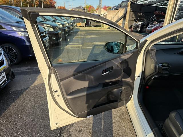 プリウス Ｓツーリングセレクション　Ｈ２８年　ツーリングセレクション　ＥＴＣ　スマートキー　横滑り防止　車両接近通報　ドライブモード　ＥＶモード　Ｂｌｕｅｔｏｏｔｈ　バックモニター　プッシュスタート　オートライト（43枚目）