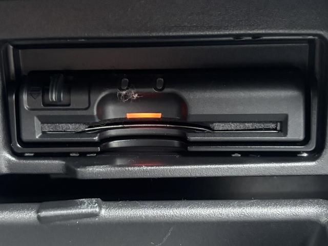 セレナ ハイウェイスターG プロパイロットエディション フリップダウンモニター ETC バックカメラ パワーウィンドウ 横滑り防止 衝突被害軽減ブレーキ オートライト オートエアコン サンシェード スマートキー 後席オートエアコン(28枚目)