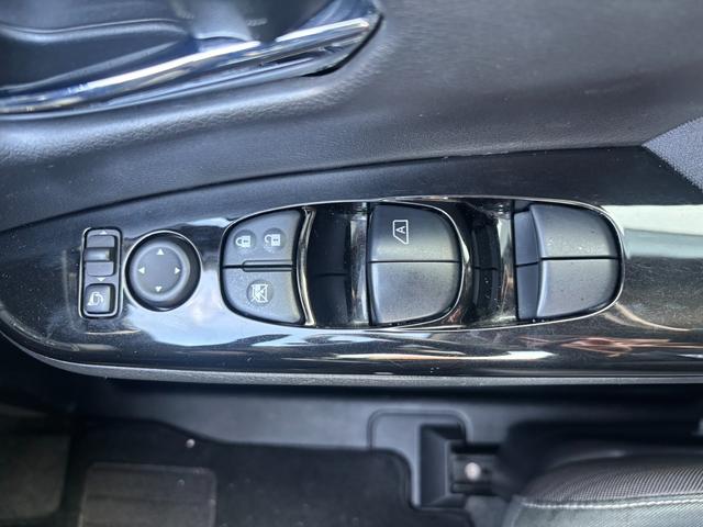 セレナ ハイウェイスターG プロパイロットエディション フリップダウンモニター ETC バックカメラ パワーウィンドウ 横滑り防止 衝突被害軽減ブレーキ オートライト オートエアコン サンシェード スマートキー 後席オートエアコン(34枚目)