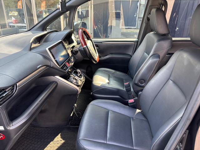 エスクァイア ハイブリッドGi ブラックテーラード Bluetooth ETC フリップダウンモニター バックカメラ クルーズコントロール 両側電動スライドドア プッシュスタート サンシェード オートエアコン オートライト スマートキー(10枚目)