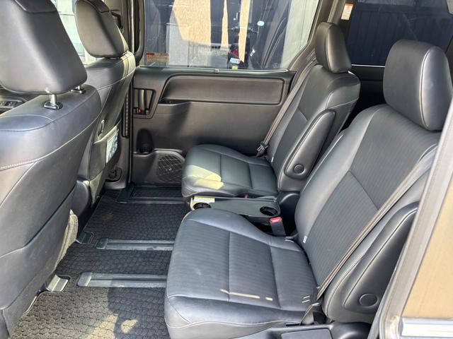 エスクァイア ハイブリッドGi ブラックテーラード Bluetooth ETC フリップダウンモニター バックカメラ クルーズコントロール 両側電動スライドドア プッシュスタート サンシェード オートエアコン オートライト スマートキー(11枚目)