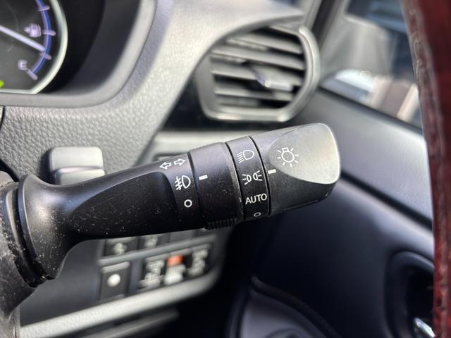 エスクァイア ハイブリッドGi ブラックテーラード Bluetooth ETC フリップダウンモニター バックカメラ クルーズコントロール 両側電動スライドドア プッシュスタート サンシェード オートエアコン オートライト スマートキー(18枚目)