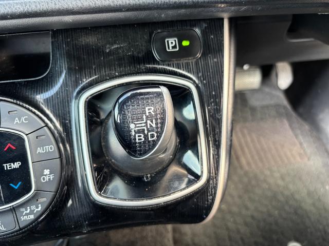 エスクァイア ハイブリッドGi ブラックテーラード Bluetooth ETC フリップダウンモニター バックカメラ クルーズコントロール 両側電動スライドドア プッシュスタート サンシェード オートエアコン オートライト スマートキー(24枚目)