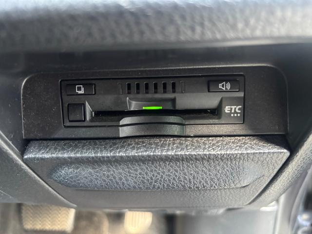 エスクァイア ハイブリッドGi ブラックテーラード Bluetooth ETC フリップダウンモニター バックカメラ クルーズコントロール 両側電動スライドドア プッシュスタート サンシェード オートエアコン オートライト スマートキー(29枚目)