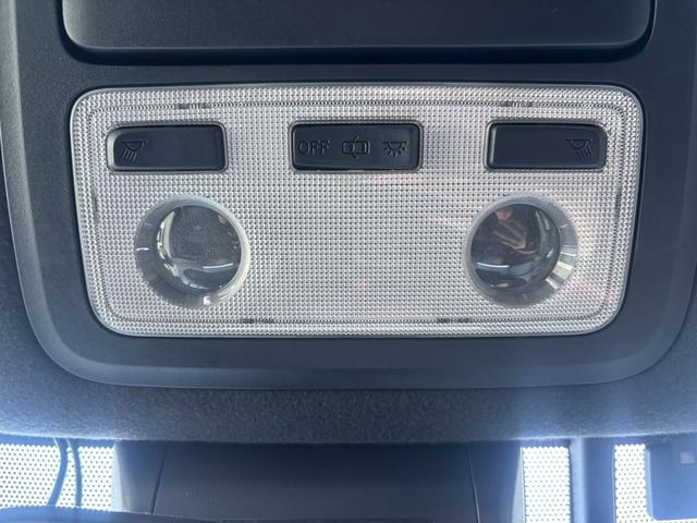 エスクァイア ハイブリッドGi ブラックテーラード Bluetooth ETC フリップダウンモニター バックカメラ クルーズコントロール 両側電動スライドドア プッシュスタート サンシェード オートエアコン オートライト スマートキー(31枚目)