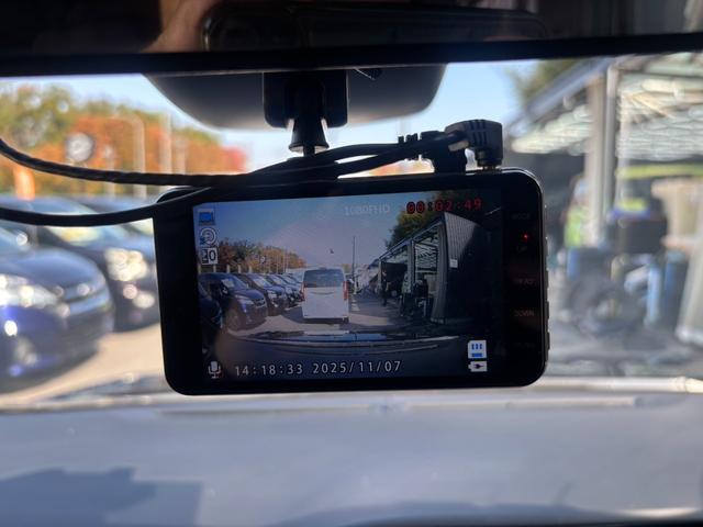 エスクァイア ハイブリッドGi ブラックテーラード Bluetooth ETC フリップダウンモニター バックカメラ クルーズコントロール 両側電動スライドドア プッシュスタート サンシェード オートエアコン オートライト スマートキー(34枚目)