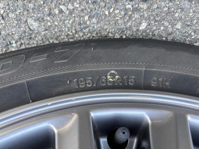 エスクァイア ハイブリッドGi ブラックテーラード Bluetooth ETC フリップダウンモニター バックカメラ クルーズコントロール 両側電動スライドドア プッシュスタート サンシェード オートエアコン オートライト スマートキー(58枚目)