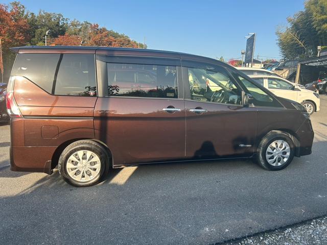 セレナ G Bluetooth ETC バックカメラ ステアリングスイッチ クルーズコントロール 横滑り防止 衝突被害軽減ブレーキ ドライブレコーダー プッシュスタート オートライト オートエアコン スマートキー(6枚目)