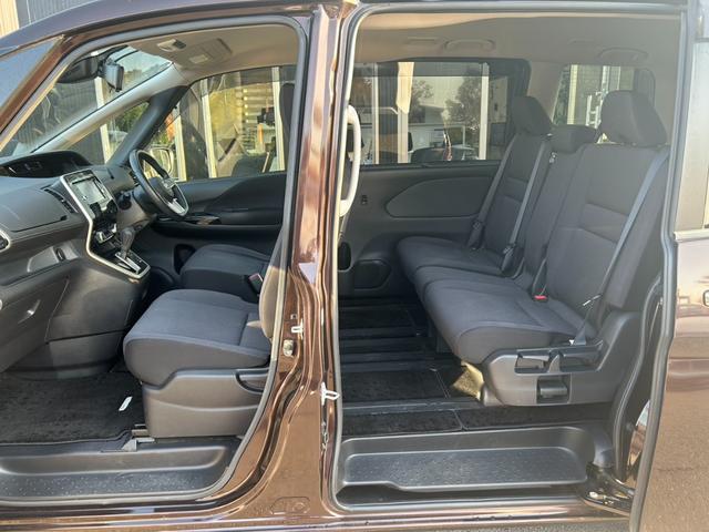 セレナ G Bluetooth ETC バックカメラ ステアリングスイッチ クルーズコントロール 横滑り防止 衝突被害軽減ブレーキ ドライブレコーダー プッシュスタート オートライト オートエアコン スマートキー(9枚目)