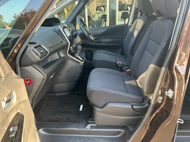 セレナ G Bluetooth ETC バックカメラ ステアリングスイッチ クルーズコントロール 横滑り防止 衝突被害軽減ブレーキ ドライブレコーダー プッシュスタート オートライト オートエアコン スマートキー(10枚目)