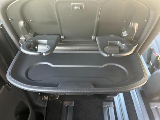 セレナ G Bluetooth ETC バックカメラ ステアリングスイッチ クルーズコントロール 横滑り防止 衝突被害軽減ブレーキ ドライブレコーダー プッシュスタート オートライト オートエアコン スマートキー(37枚目)