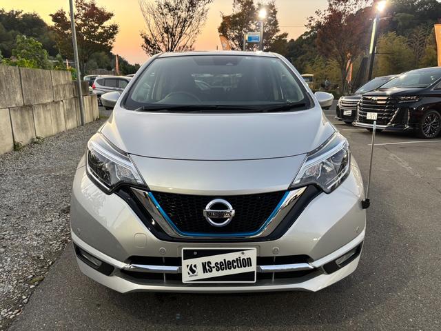 ノート e-パワー メダリスト Bluetooth 全方位カメラ 横滑り防止 レーンキープアシスト 衝突被害軽減ブレーキ オートエアコン オートライト クルーズコントロール ステアリングスイッチ プッシュスタート スマートキー(4枚目)