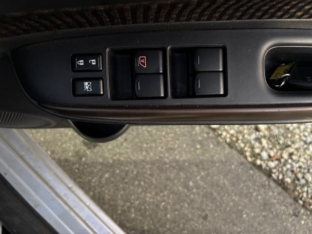 ノート e-パワー メダリスト Bluetooth 全方位カメラ 横滑り防止 レーンキープアシスト 衝突被害軽減ブレーキ オートエアコン オートライト クルーズコントロール ステアリングスイッチ プッシュスタート スマートキー(30枚目)