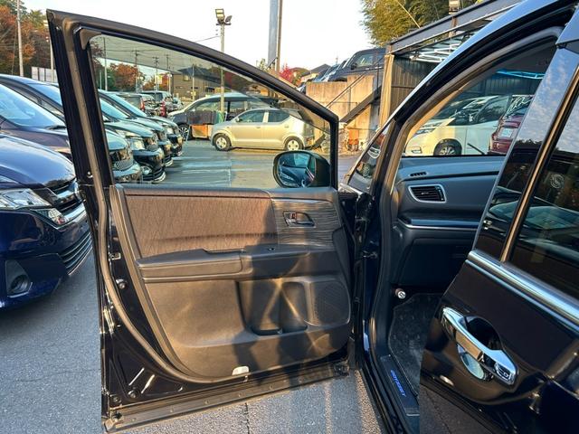 オデッセイ アブソルート・ＥＸ　両側電動スライドドア　オートライト　オートエアコン　全方位カメラ　障害物センサー　レーンアシスト　衝突軽減ブレーキ　ＥＴＣ　プッシュスタート　パワーウィンドウ（45枚目）