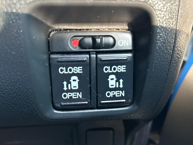 N-BOXカスタム G ターボSSパッケージ 両側電動スライド オートライト オートエアコン パワーウィンドウ バックカメラ ETC プッシュスタート スマートキー(23枚目)