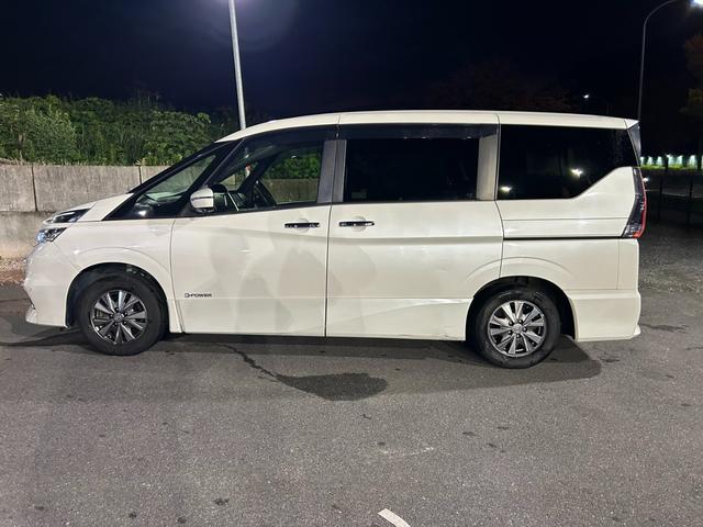 セレナ e-パワー ハイウェイスターV 両側電動スライドドア オートエアコン オートライト Bluetooth 全方位カメラ プッシュスタート ハンドルヒーター パワーウィンドウ 衝突軽減ブレーキ(7枚目)