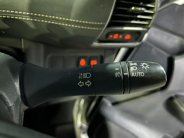 セレナ e-パワー ハイウェイスターV 両側電動スライドドア オートエアコン オートライト Bluetooth 全方位カメラ プッシュスタート ハンドルヒーター パワーウィンドウ 衝突軽減ブレーキ(17枚目)