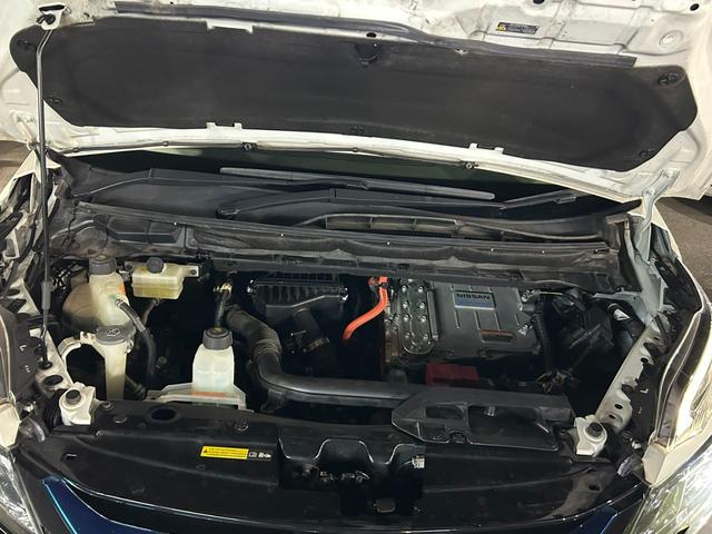 セレナ e-パワー ハイウェイスターV 両側電動スライドドア オートエアコン オートライト Bluetooth 全方位カメラ プッシュスタート ハンドルヒーター パワーウィンドウ 衝突軽減ブレーキ(52枚目)