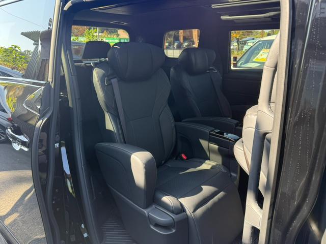 ヴェルファイアハイブリッド Z プレミア(9枚目)