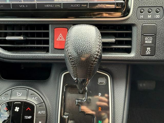 ヴォクシー ZS 煌 Bluetooth ETC スマートキー バックカメラ 両側電動スライドドア 横滑り防止 サンシェード プッシュスタート オートライト 純正ステアリング(23枚目)