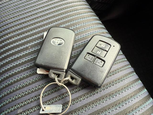 ヴォクシー ZS 煌 Bluetooth ETC スマートキー バックカメラ 両側電動スライドドア 横滑り防止 サンシェード プッシュスタート オートライト 純正ステアリング(30枚目)