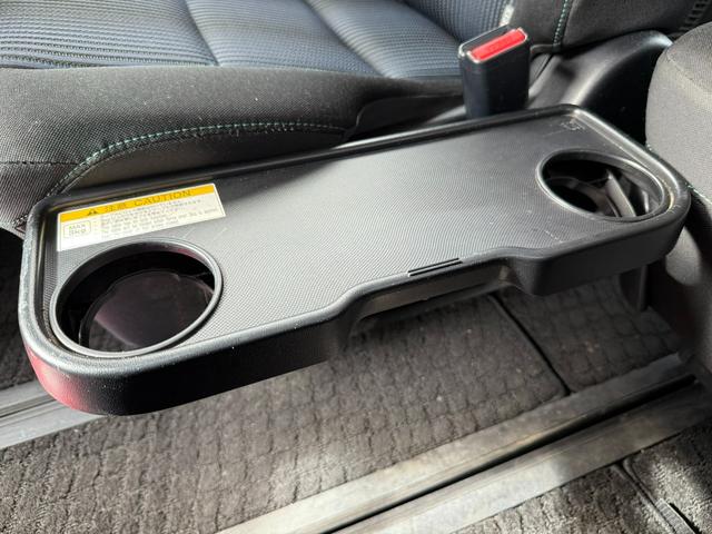 ヴォクシー ZS 煌 Bluetooth ETC スマートキー バックカメラ 両側電動スライドドア 横滑り防止 サンシェード プッシュスタート オートライト 純正ステアリング(33枚目)