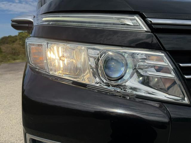 ヴォクシー ZS 煌 Bluetooth ETC スマートキー バックカメラ 両側電動スライドドア 横滑り防止 サンシェード プッシュスタート オートライト 純正ステアリング(35枚目)