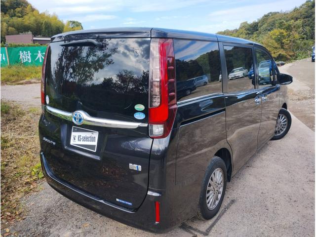 エスクァイア ハイブリッドGi ETC スマートキー Bluetooth 両側電動スライドドア 車両接近通報装置 バックモニター シートヒーター サンシェード フリップダウンモニター(3枚目)